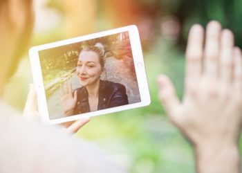 Can long distance relationships work? 6 important things to consider